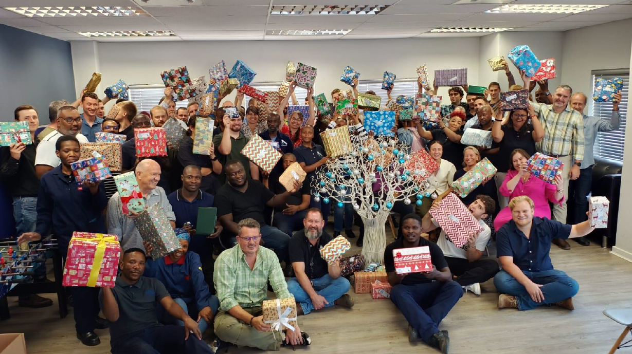 Alaris Antenna's staff with their gifts